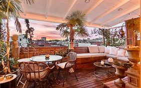 Excellent Apartment Penthouse In The Center Madrid